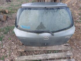 TOYOTA Csomagtérajtó (Részeivel)