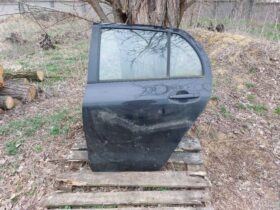 TOYOTA Bal hátsó Ajtó (Részeivel)