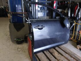 KIA Jobb első Ajtó (Részeivel)