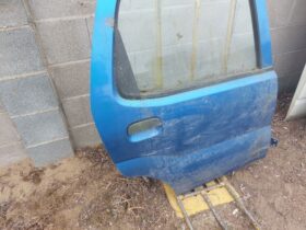 SUZUKI Jobb hátsó Ajtó (Részeivel)