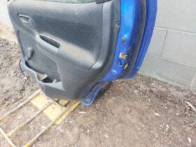 SUZUKI Jobb hátsó Ajtó (Részeivel)