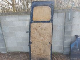 FORD Jobb Csomagtérajtó (Részeivel)