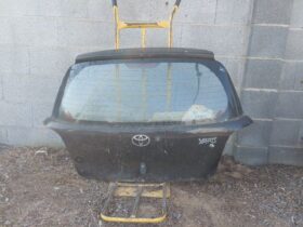 TOYOTA Csomagtérajtó (Részeivel)