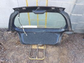 TOYOTA Csomagtérajtó (Részeivel)