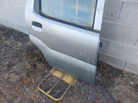 SUZUKI Jobb hátsó Ajtó (Részeivel)