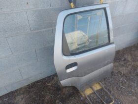 SUZUKI Jobb hátsó Ajtó (Részeivel)
