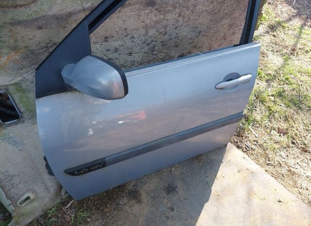 
								RENAULT Bal első Ajtó (Üres lemez) full									