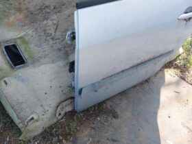 RENAULT Bal hátsó Ajtó (Részeivel)