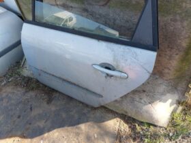 RENAULT Bal hátsó Ajtó (Részeivel)