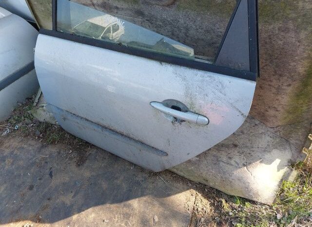 
								RENAULT Bal hátsó Ajtó (Részeivel) full									