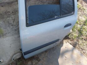 RENAULT Bal hátsó Ajtó (Részeivel)