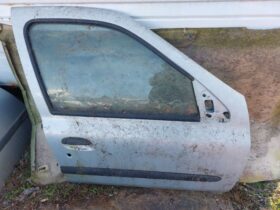 RENAULT Jobb első Ajtó (Részeivel)