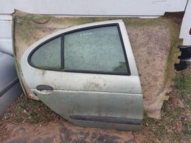 RENAULT Jobb hátsó Ajtó (Részeivel)