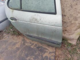 RENAULT Jobb hátsó Ajtó (Részeivel)