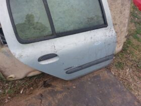 RENAULT Jobb hátsó Ajtó (Részeivel)