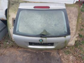 SKODA Csomagtérajtó (Részeivel)