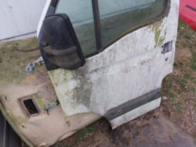 RENAULT Bal első Ajtó (Részeivel)