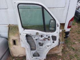 RENAULT Bal első Ajtó (Részeivel)