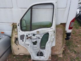 RENAULT Jobb első Ajtó (Részeivel)