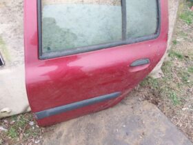 RENAULT Bal hátsó Ajtó (Részeivel)