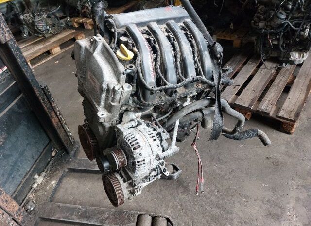 
								RENAULT Komplett Motor (Segédberendezésekkel) full									