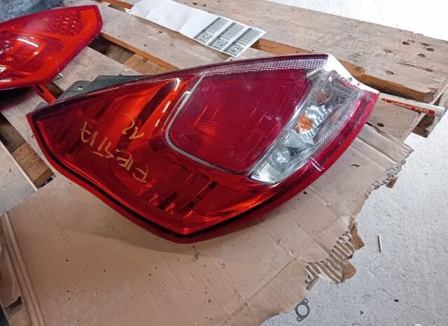 
								FORD Bal Hátsó Lámpa full									